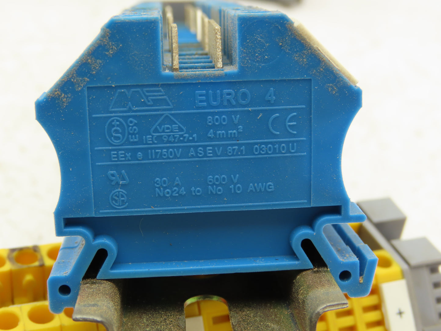 Morsettitalia Terminal Block Fuse DIN Rail 600V 30A 24-10AWG Lot of 117