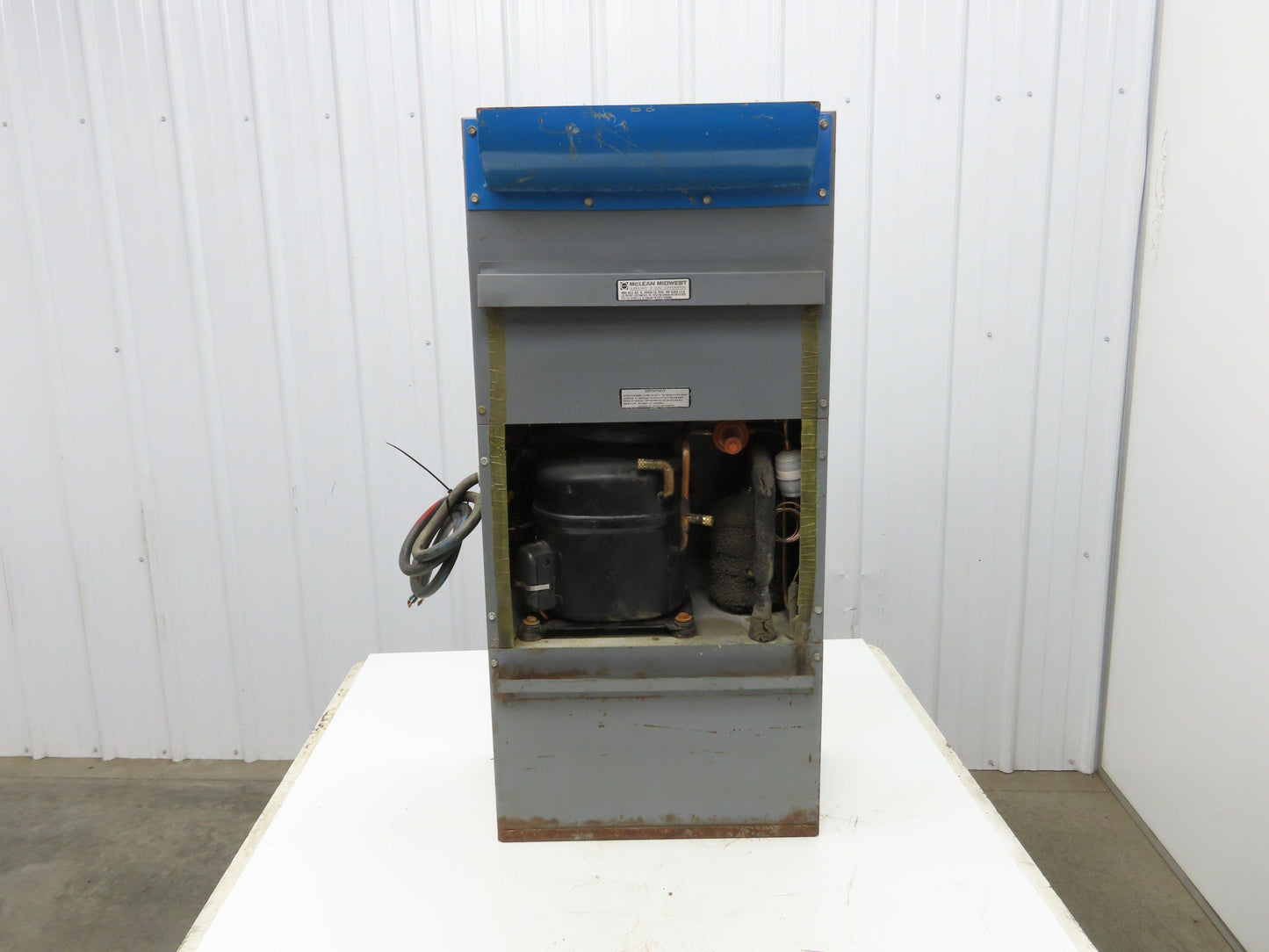 Mclean Midwest 36-0416-101 Electrical Enclosure Air Conditioner 4000 BTU 115V