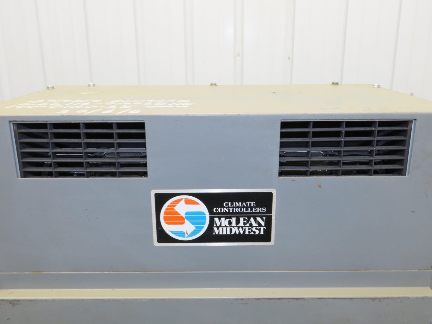 Mclean Midwest 28-0416-001 Electrical Enclosure Air Conditioner AC 4000 BTU 115V