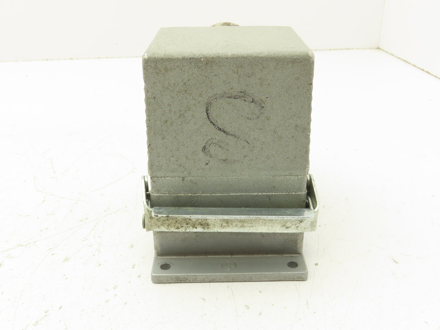 T&B Thomas & Betts 16A 380V Terminal Connector 32 Pin Sealed Conduit Housing