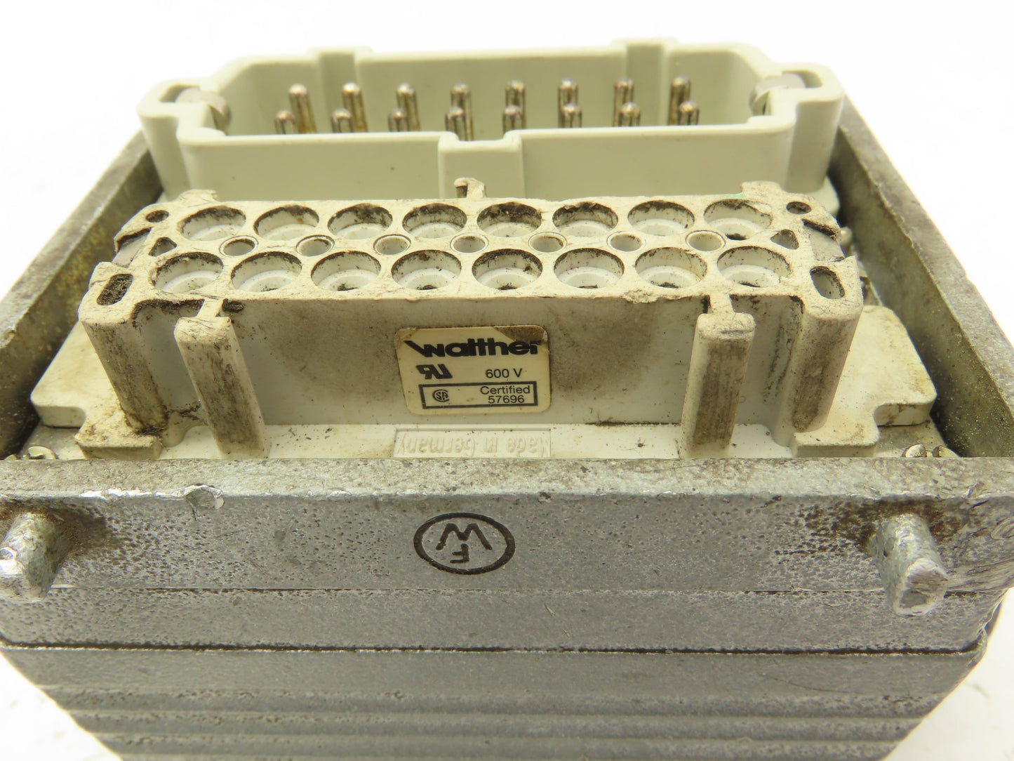 T&B Thomas & Betts 16A 380V Terminal Connector 32 Pin Sealed Conduit Housing