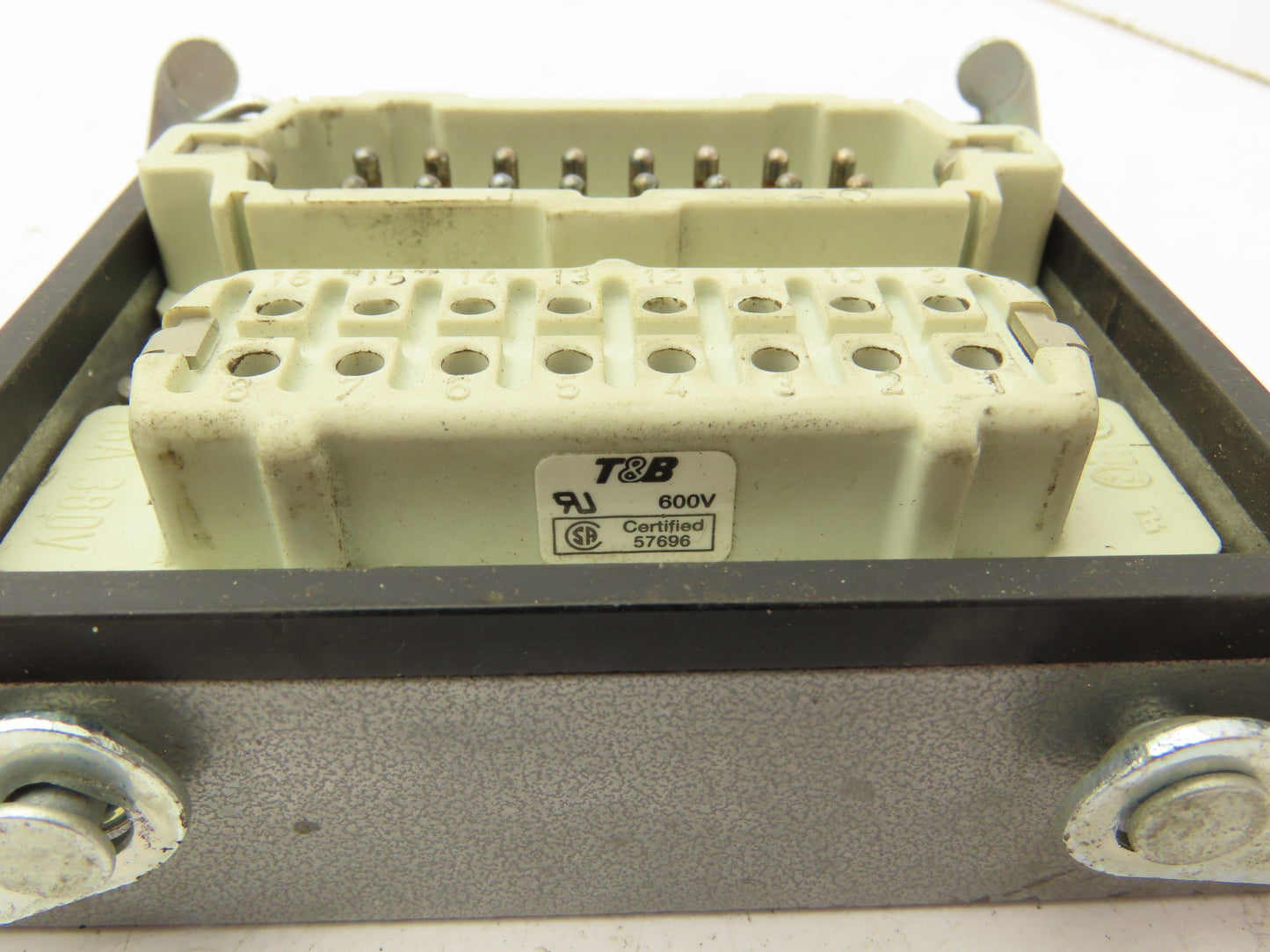 T&B Thomas & Betts 16A 380V Terminal Connector 32 Pin Sealed Conduit Housing