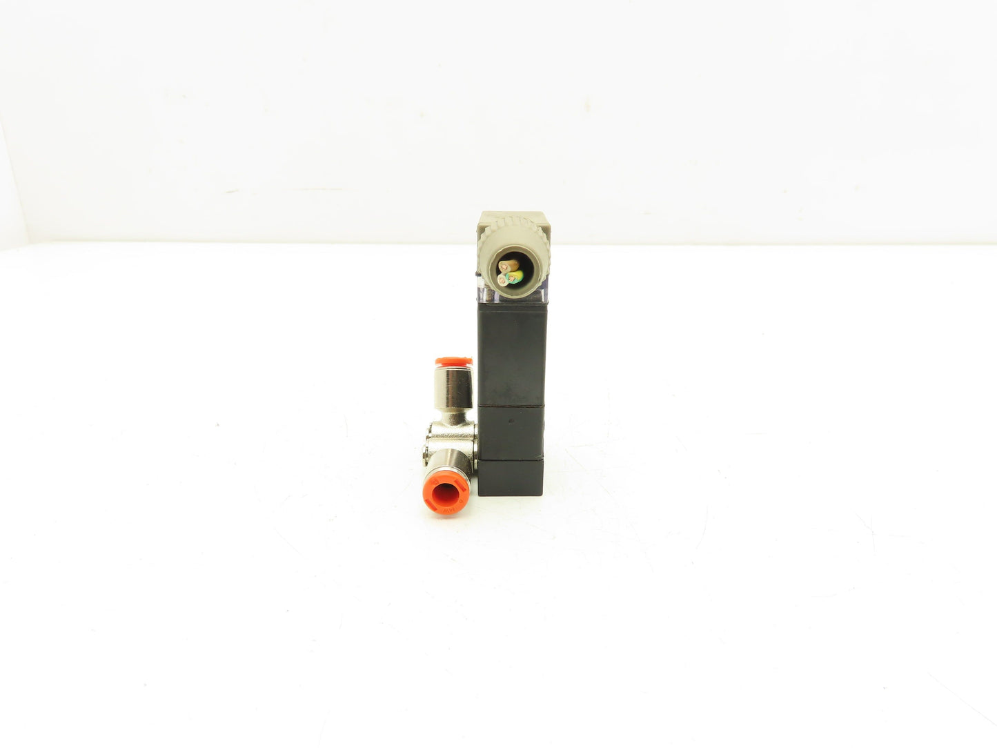 Burkert 017143 Pneumatic Air Solenoid Valve 24V  Lot Of 6