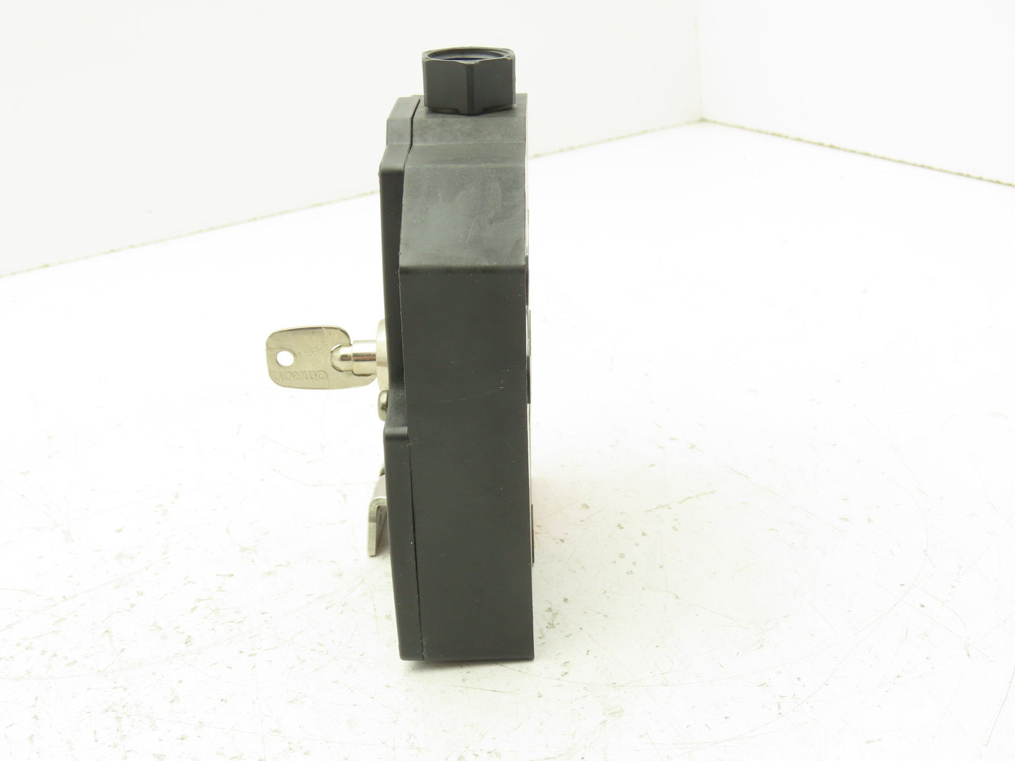 Omron D4JL-4NFA-C7-01 Guard Lock Safety-Door Switch Interlock Solenoid Release