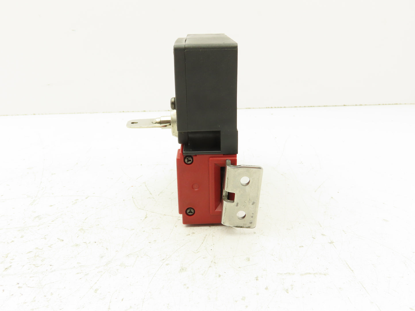 Omron D4JL-4NFA-C7-01 Guard Lock Safety-Door Switch Interlock Solenoid Release
