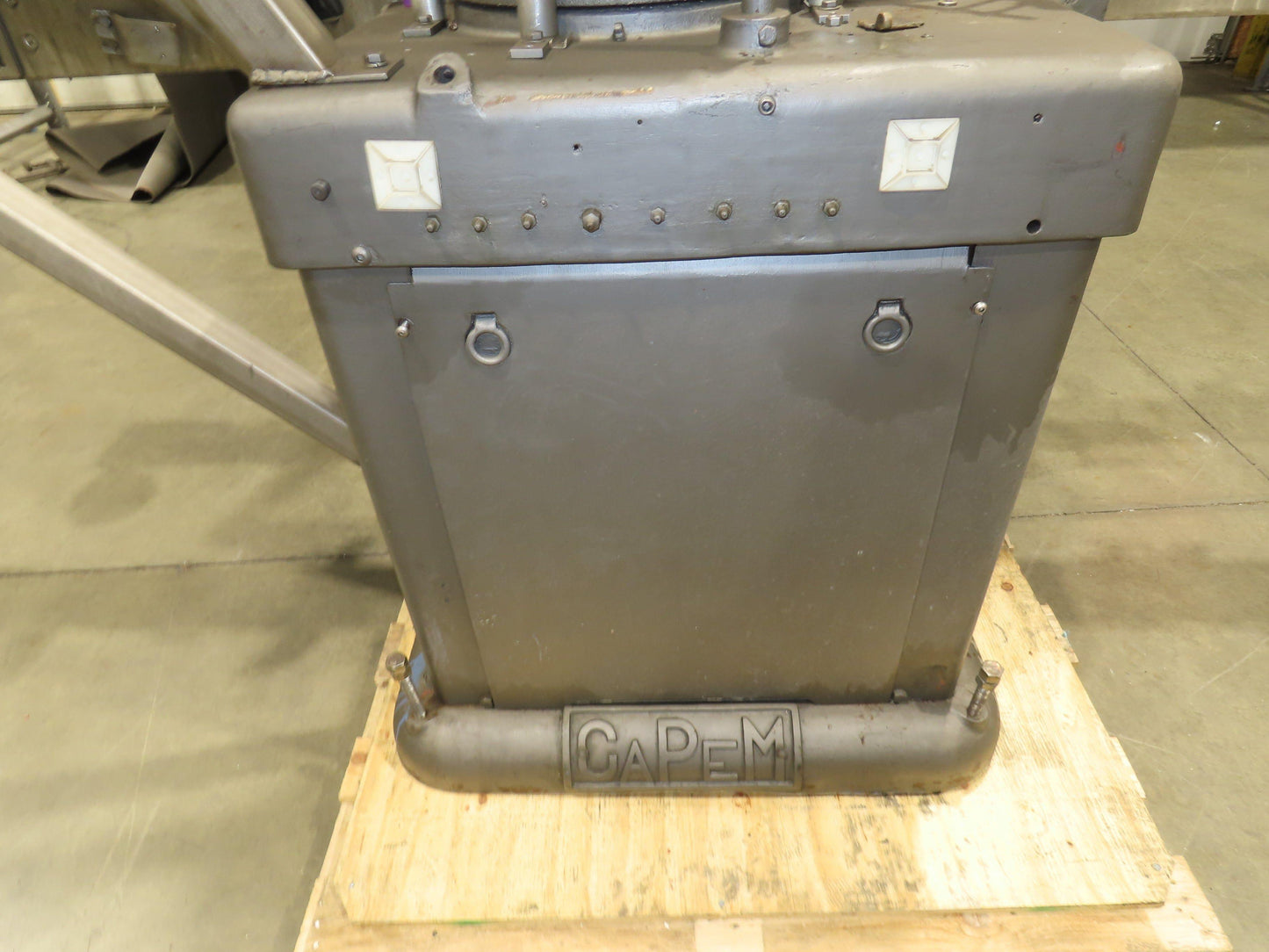 Capem 4-Head Bottle Capping Machine Bottle Conveyor  *For Repair*