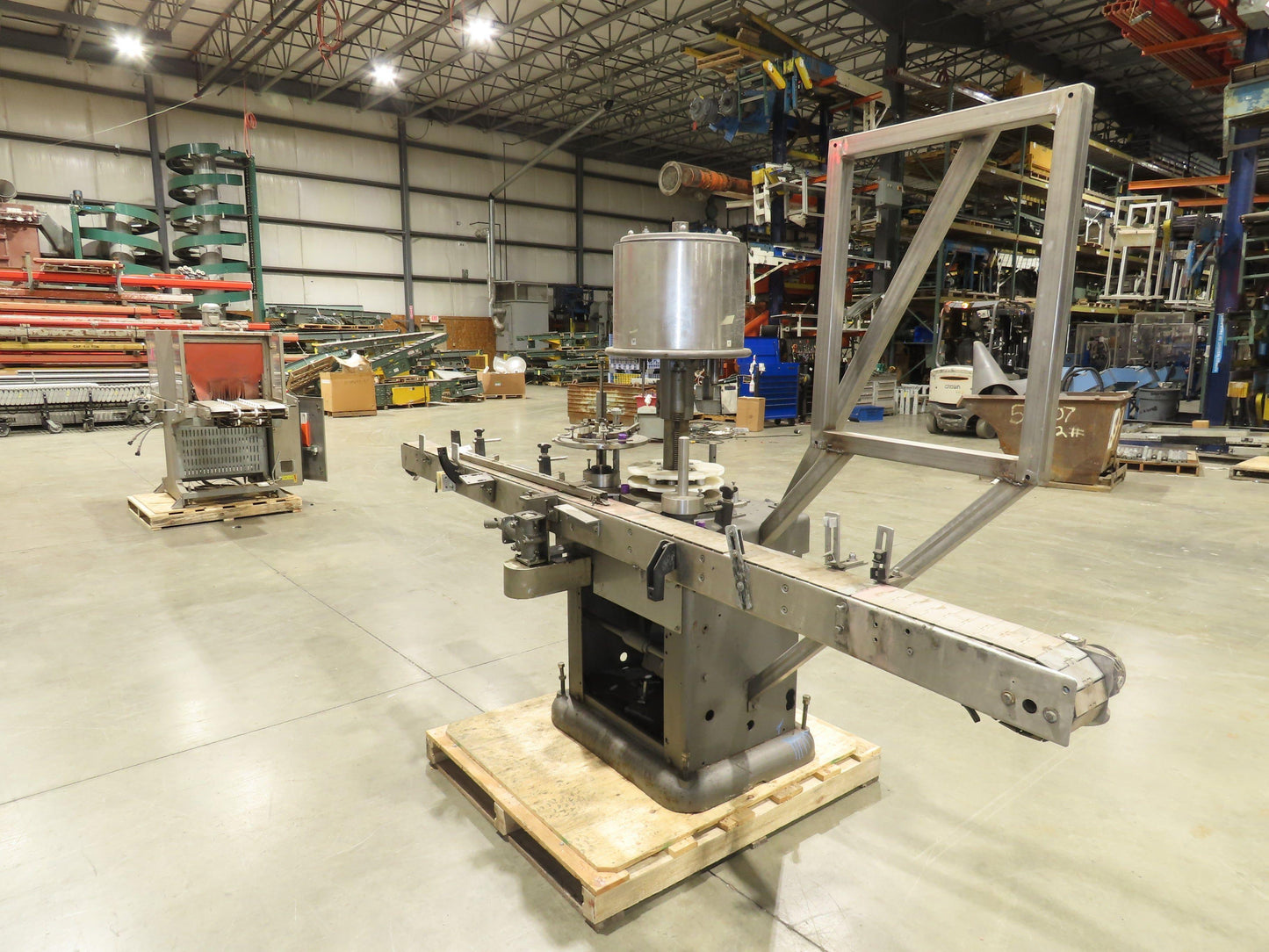 Capem 4-Head Bottle Capping Machine Bottle Conveyor  *For Repair*