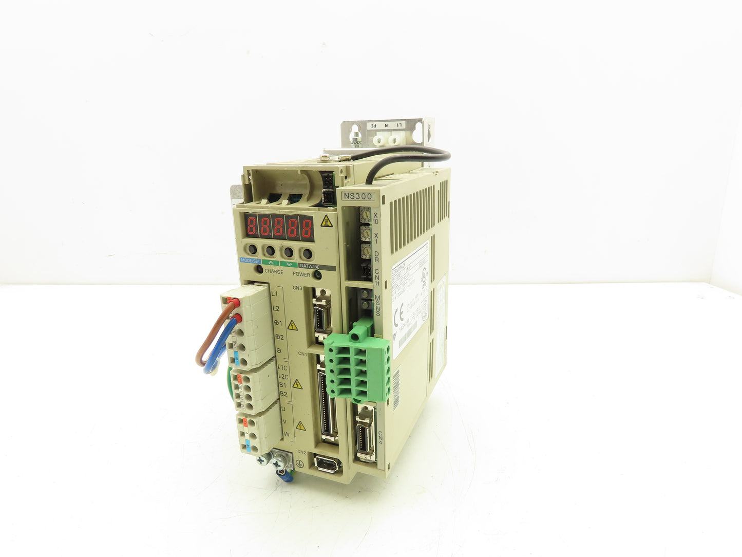 Yaskawa Servo Drive Servopack 1PH Input 3PH 0-230VAC 2.8A 0-300Hz Output Ser D