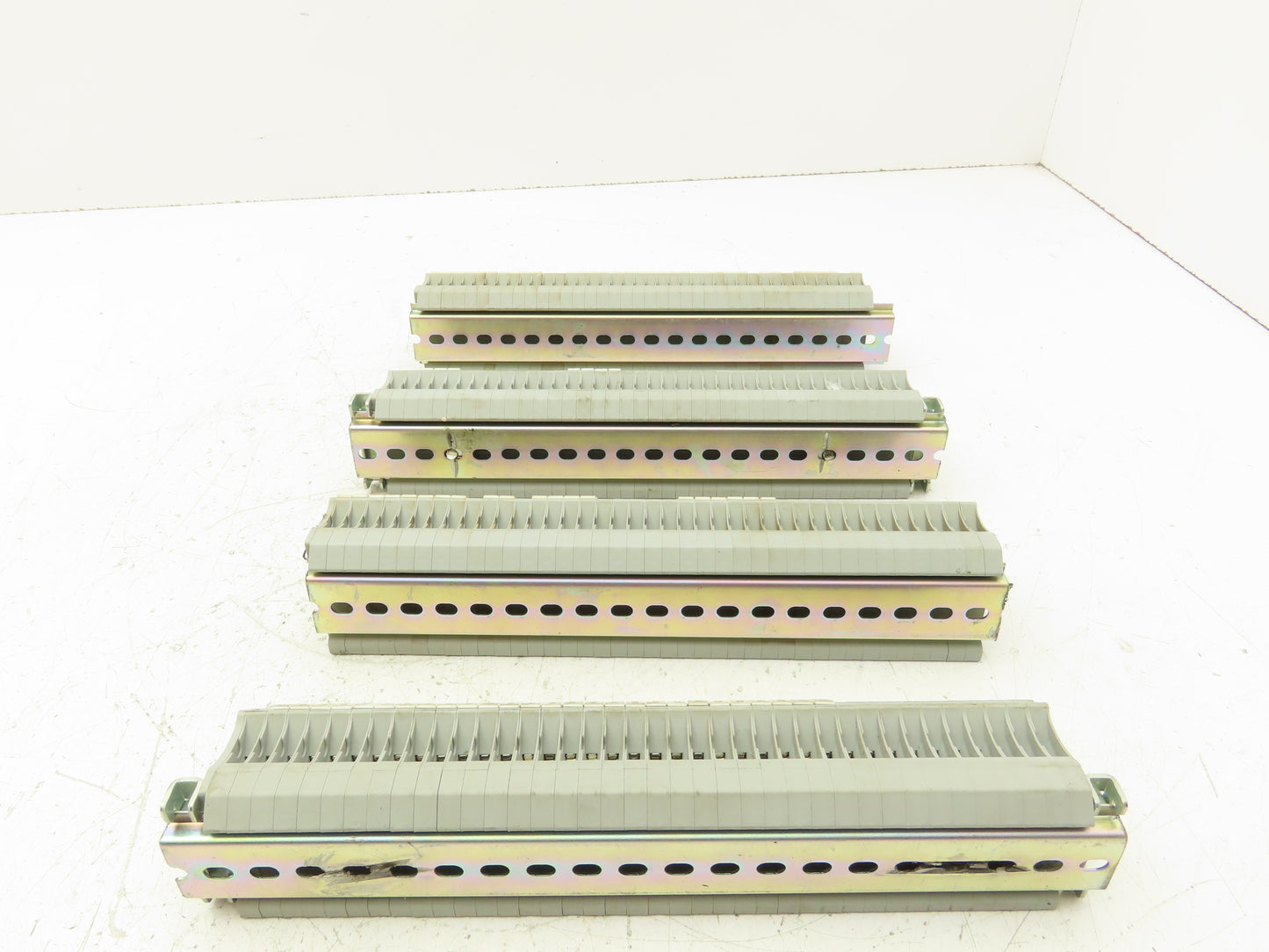 Phoenix Contact UT4 Terminal Block DIN Rail 600V 26-10AWG Lot of 153