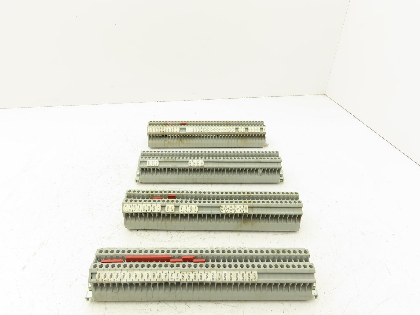 Phoenix Contact UT4 Terminal Block DIN Rail 600V 26-10AWG Lot of 153