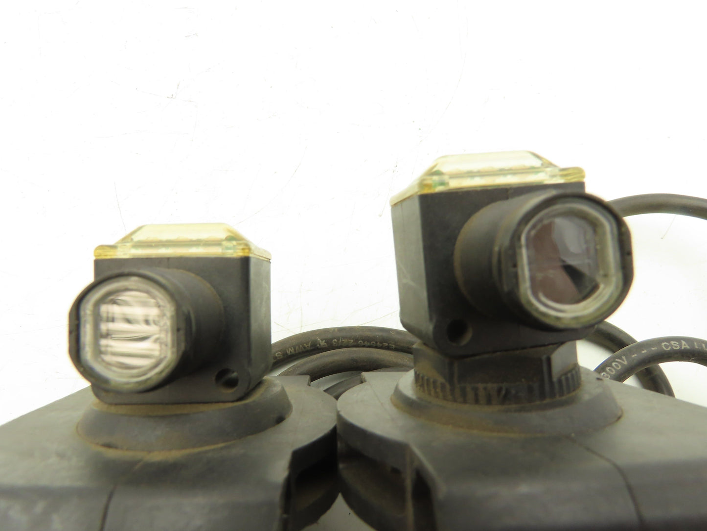 Allen Bradley 42EF-P2RCB-A2 Ser A Photoelectric Sensor Polarized Retro Lot of 2