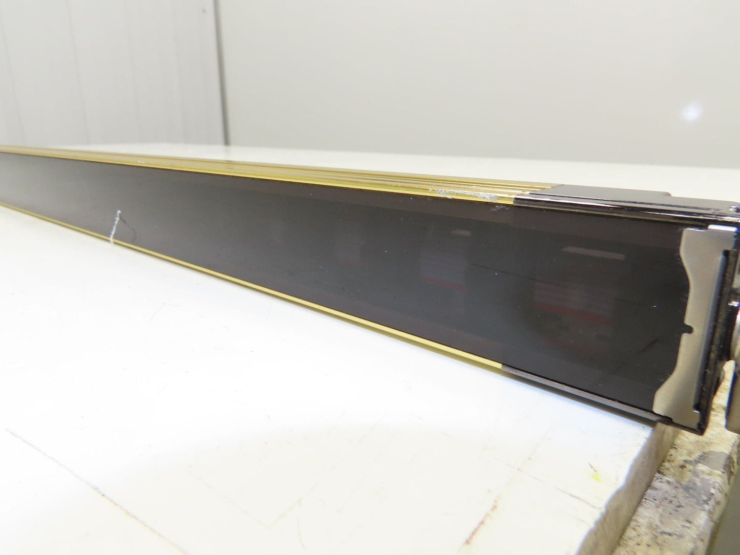 Omron Sti F3SJ-A1220P30-L Safety Light Curtain Emitter 1220mm Type 4