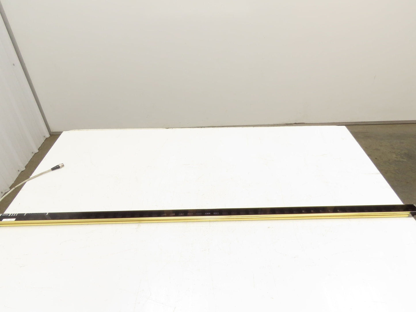 Omron Sti F3SJ-A1220P30-L Safety Light Curtain Emitter 1220mm Type 4
