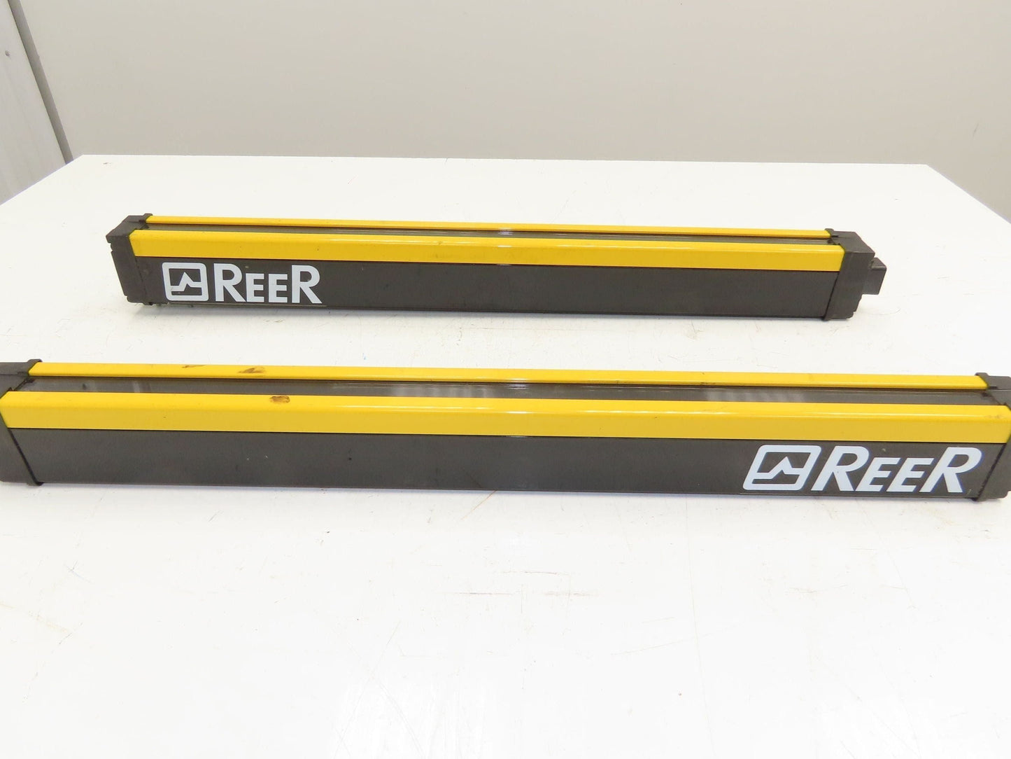 ReeR ASR618 ASE618 Safety Light Curtain Emitter & Receiver Set 172mm