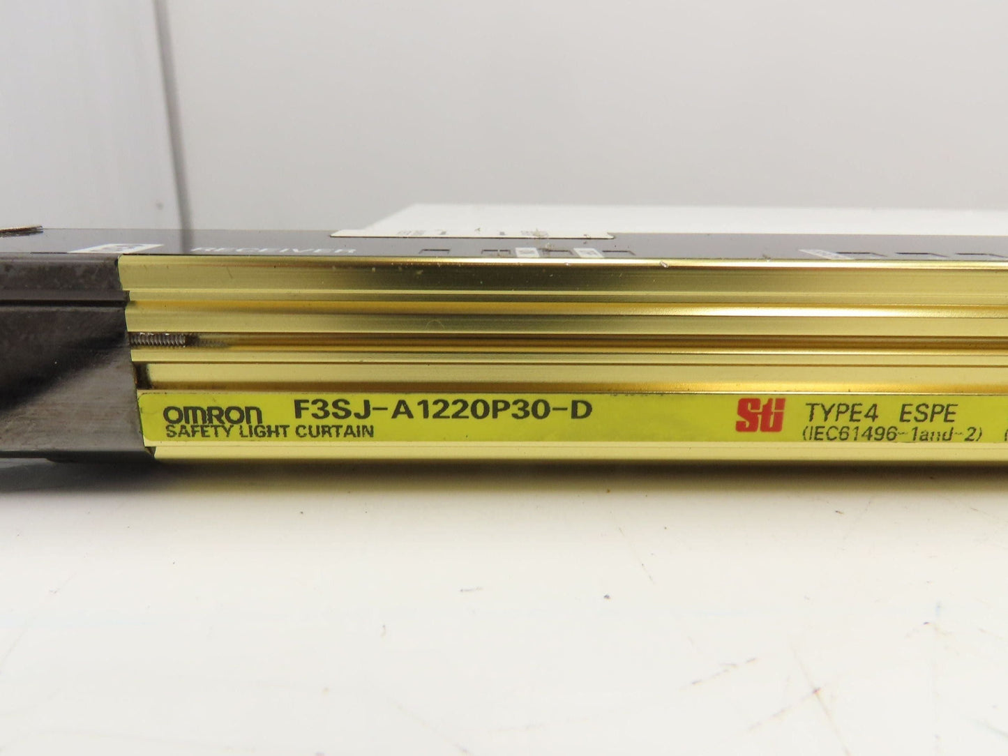 Omron Sti F3SJ-A1220P30-D Safety Light Curtain Receiver 1220mm Type 4
