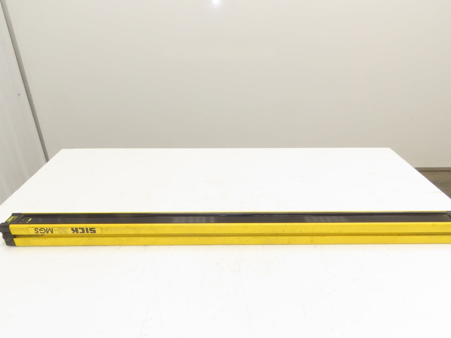 Sick 30-MGS MGSS90-12 Safety Light Curtain Transmitter Sender 900mm