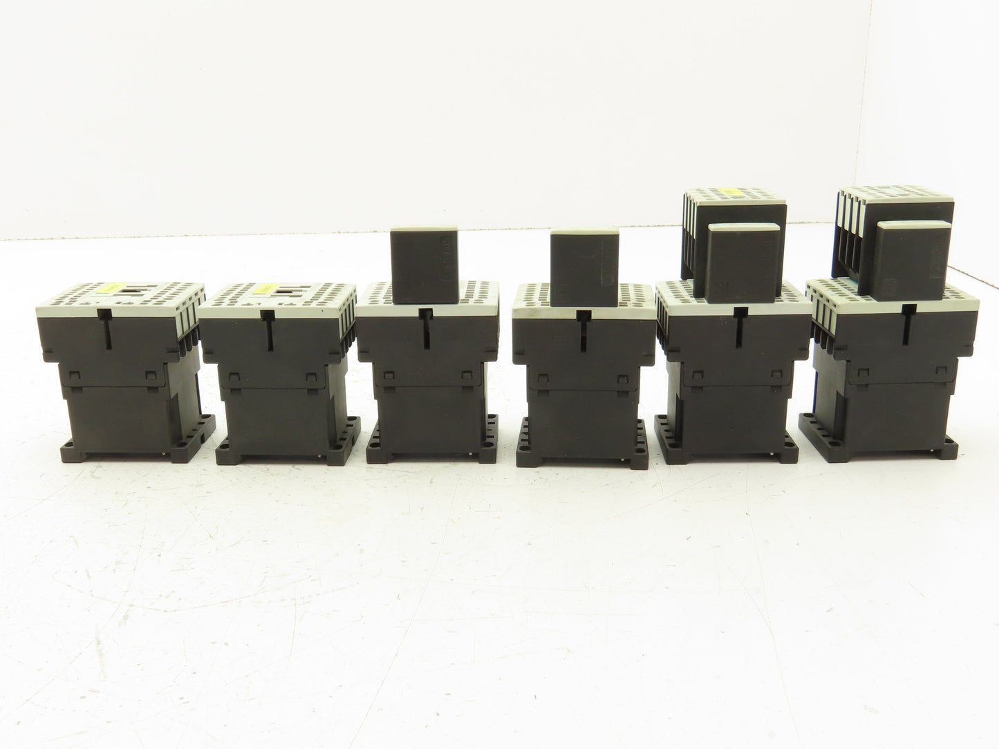 Siemens 3RT1016-2BB42 Contactor 24VDC Coil 9A 400VAC 4kW 3Pole Lot Of 6