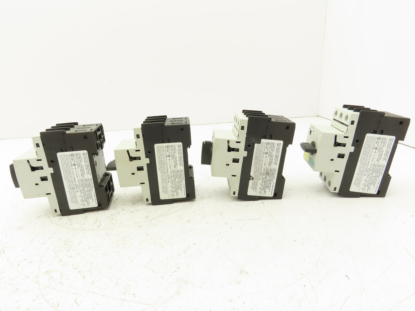 Siemens 3RV1021-4AA10 Circuit Breaker Motor Protector Lot of 4