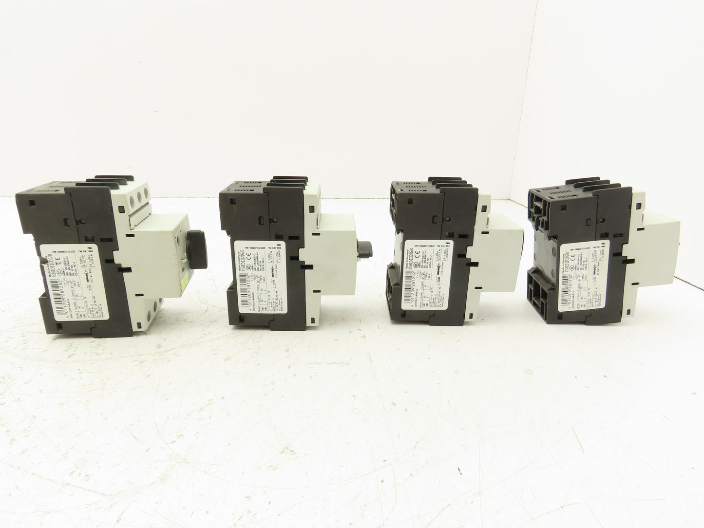 Siemens 3RV1021-4AA10 Circuit Breaker Motor Protector Lot of 4