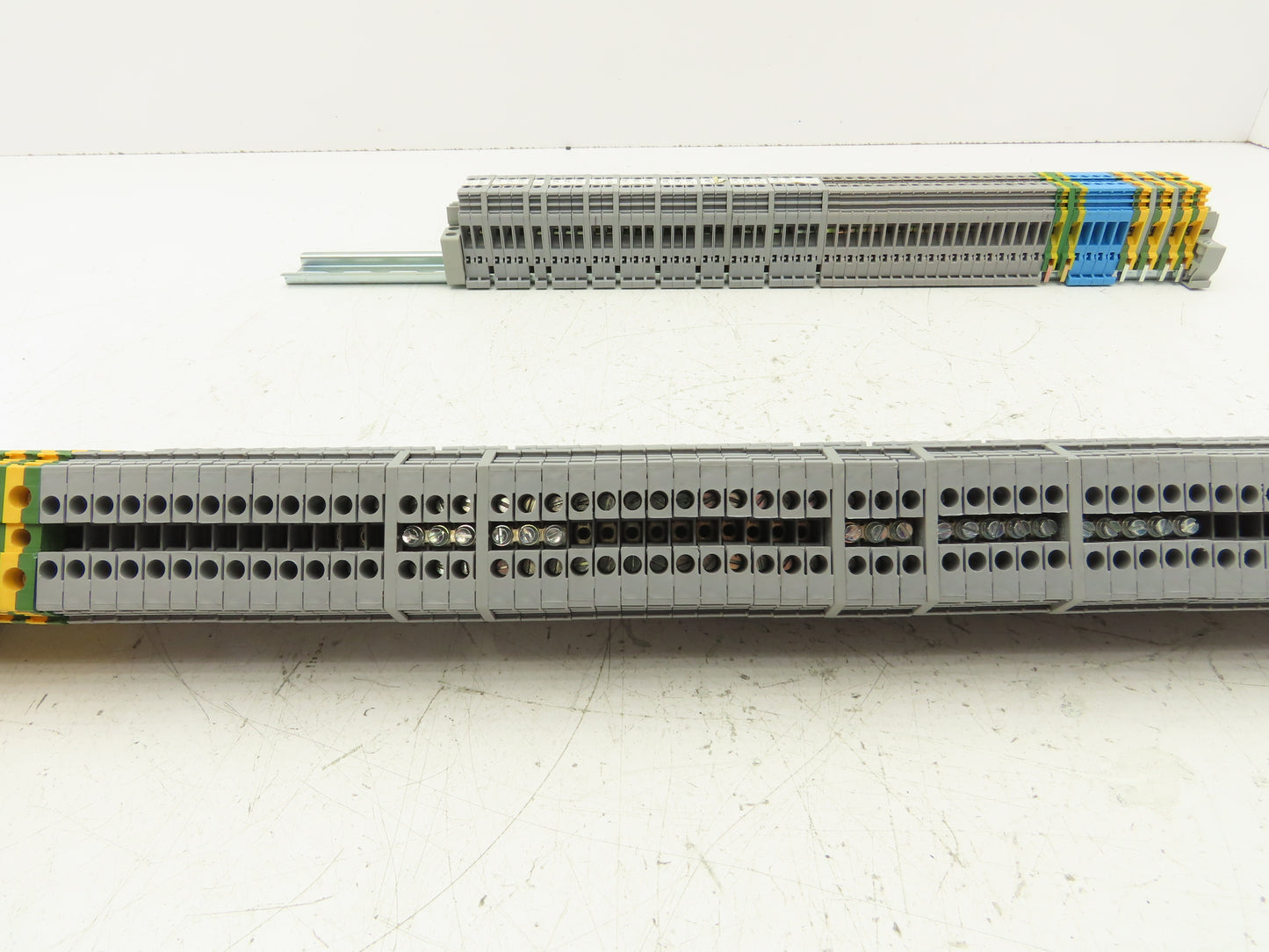 Entrelec Terminal Block DIN Rail Lot of 140