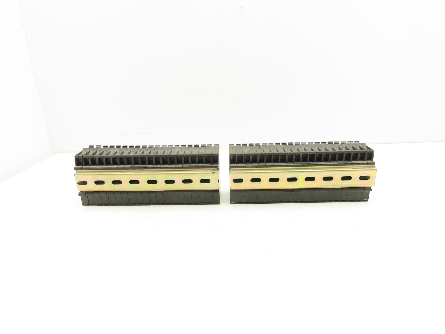 Phoenix Contact UK6.3-HESI Fuse Holder DIN Rail Mountable 26-8AWG 10A Lot of 40