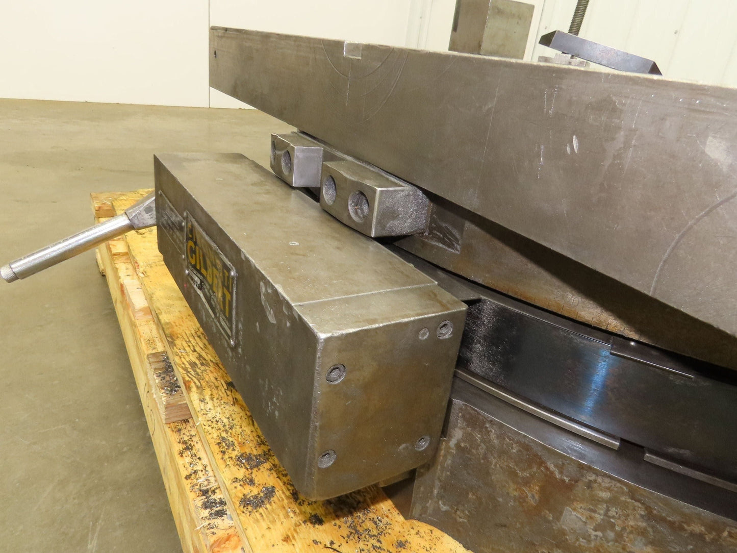 Cincinnati Gilbert Manual Rotary T-Slot Table with Air Lift 36"x 42"