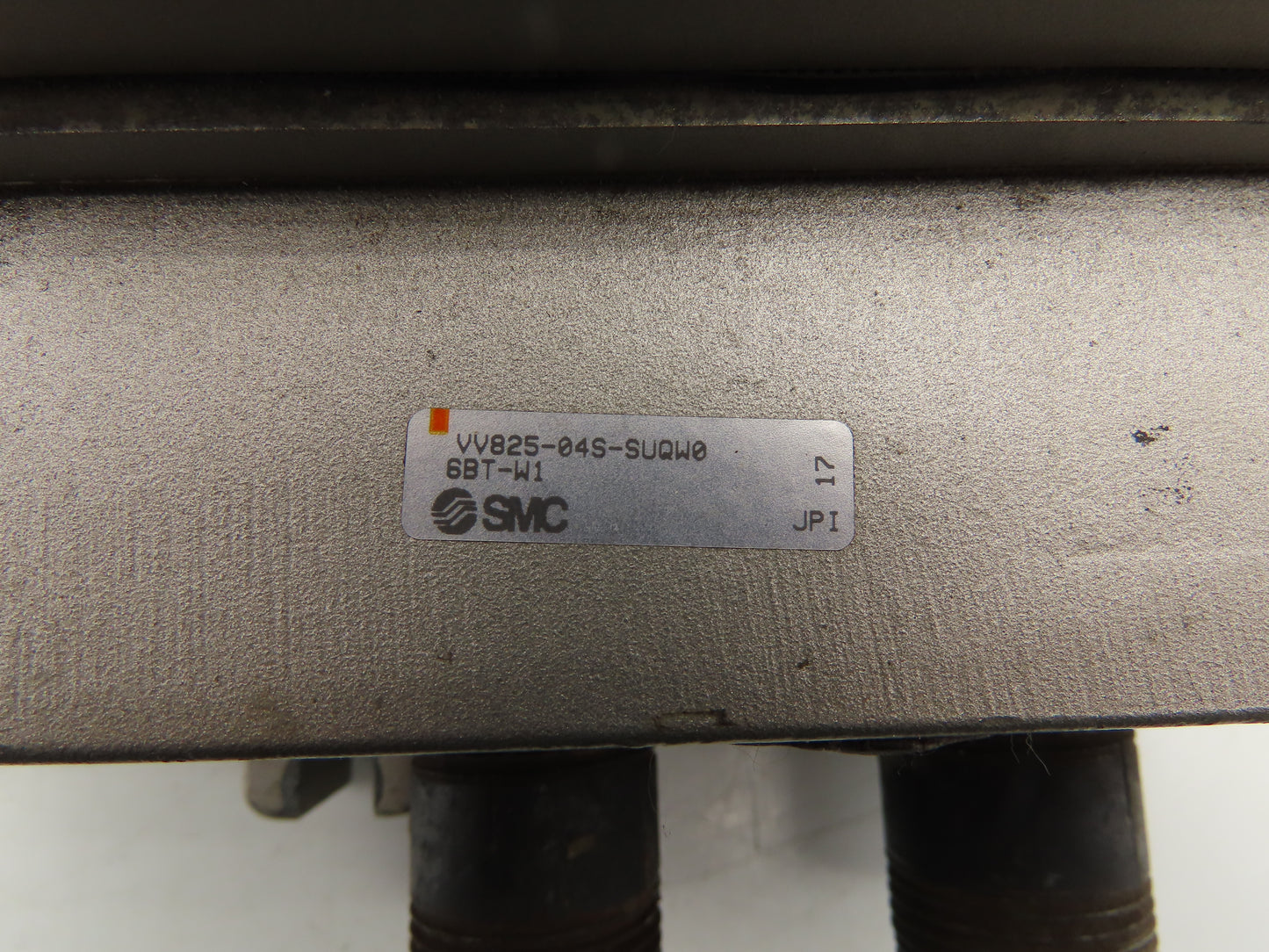 SMC VV825-04S-SUQW0 5-Station Pneumatic Manifold 4/2 Solenoid Valves 24V 1/2"npt