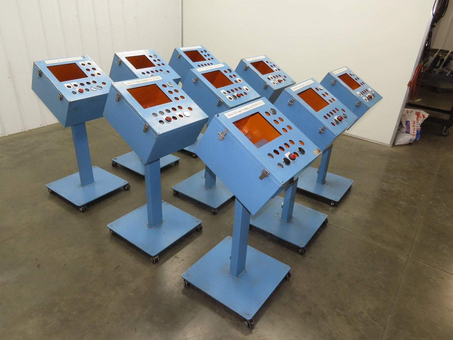 Sloped Top Pedestal Electrical Enclosure 420x420x240mm HMI 30° Caster Wheels