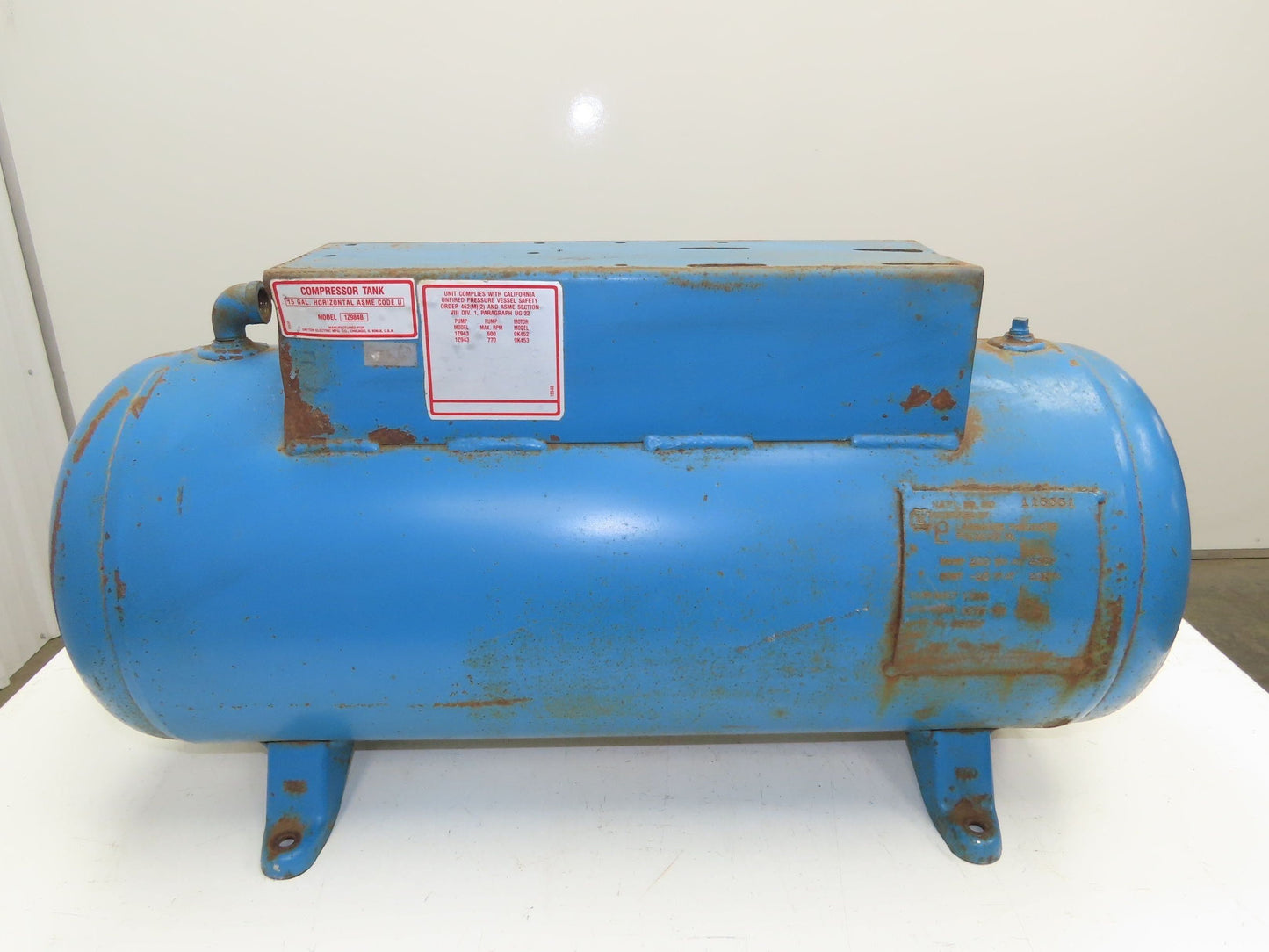Dayton 1Z984B Compressed Air Receiver Tank 15 Gal 200 PSI Horizontal