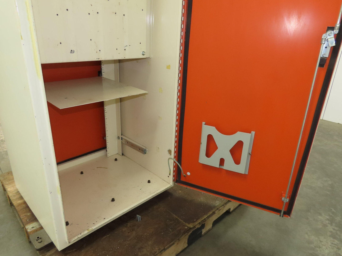 Saginaw Industrial Computer Workstation Electrical Enclosure Cabinet 66x24x27"