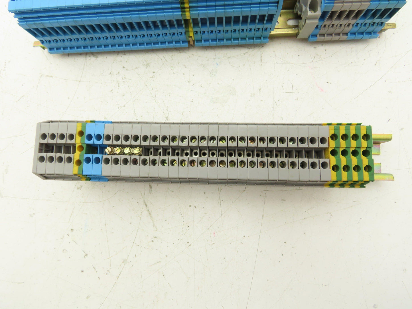 Entrelec M4/6 5116 Terminal Block DIN Rail 24-10AWG 4mm² 600V 25A Lot of 112
