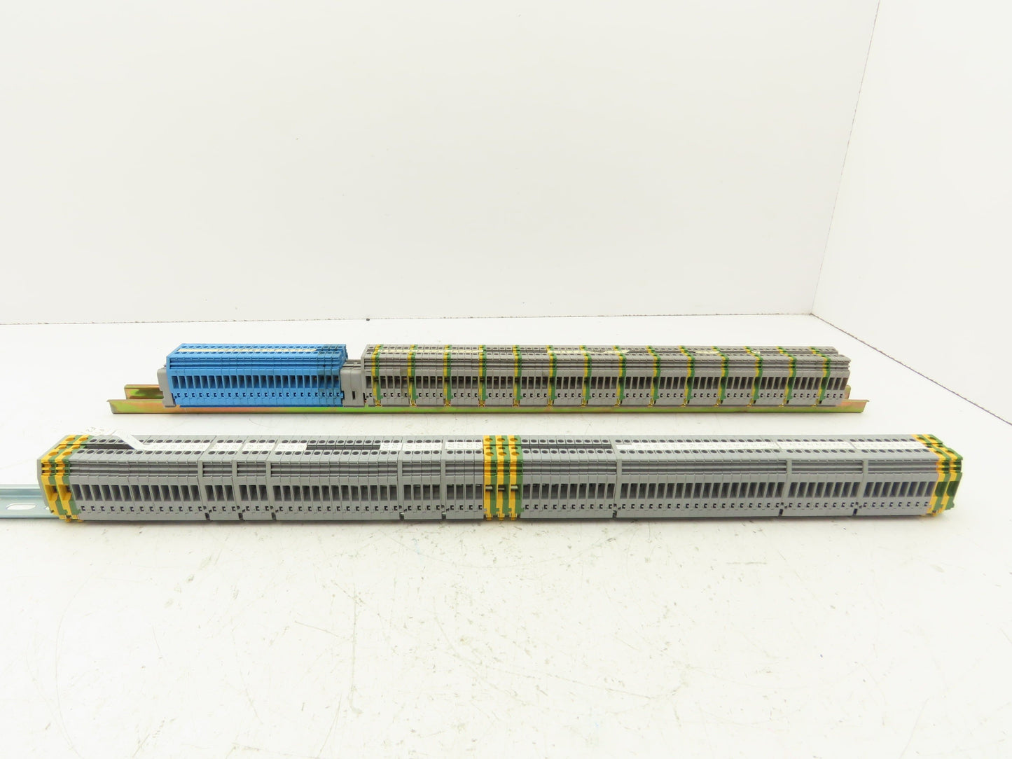 Entrelec Terminal Block Connector DIN Rail 24-10AWG 4mm² 600V 25A Lot of 179
