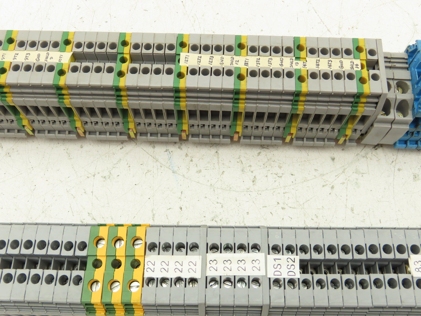 Entrelec Terminal Block Connector DIN Rail 24-10AWG 4mm² 600V 25A Lot of 179