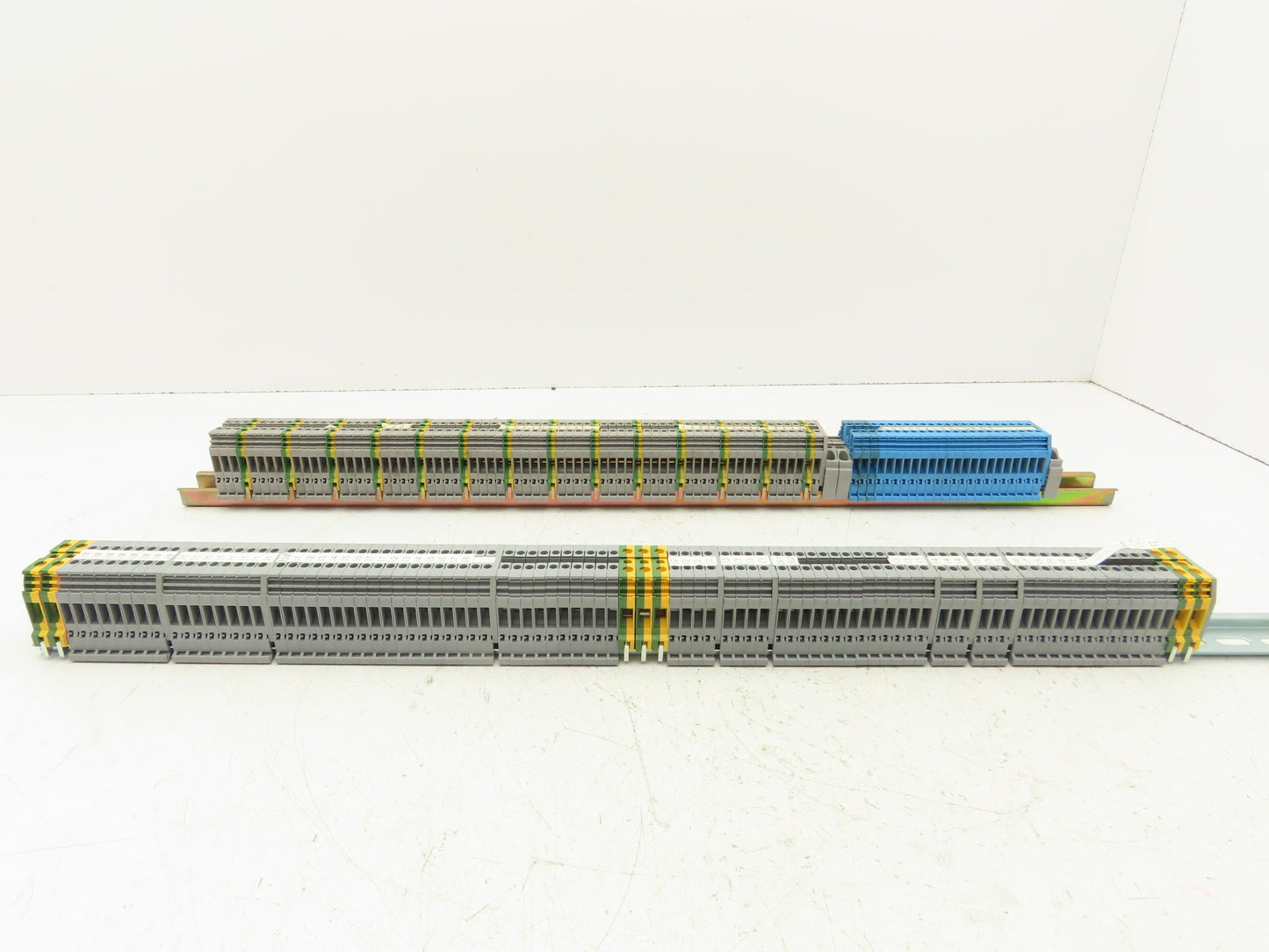 Entrelec Terminal Block Connector DIN Rail 24-10AWG 4mm² 600V 25A Lot of 179