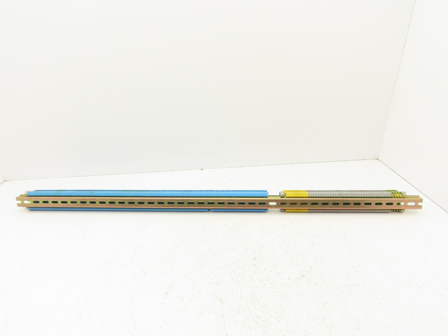 Entrelec Terminal Block Connector DIN Rail 24-10AWG 4mm² 600V 25A Lot of 150