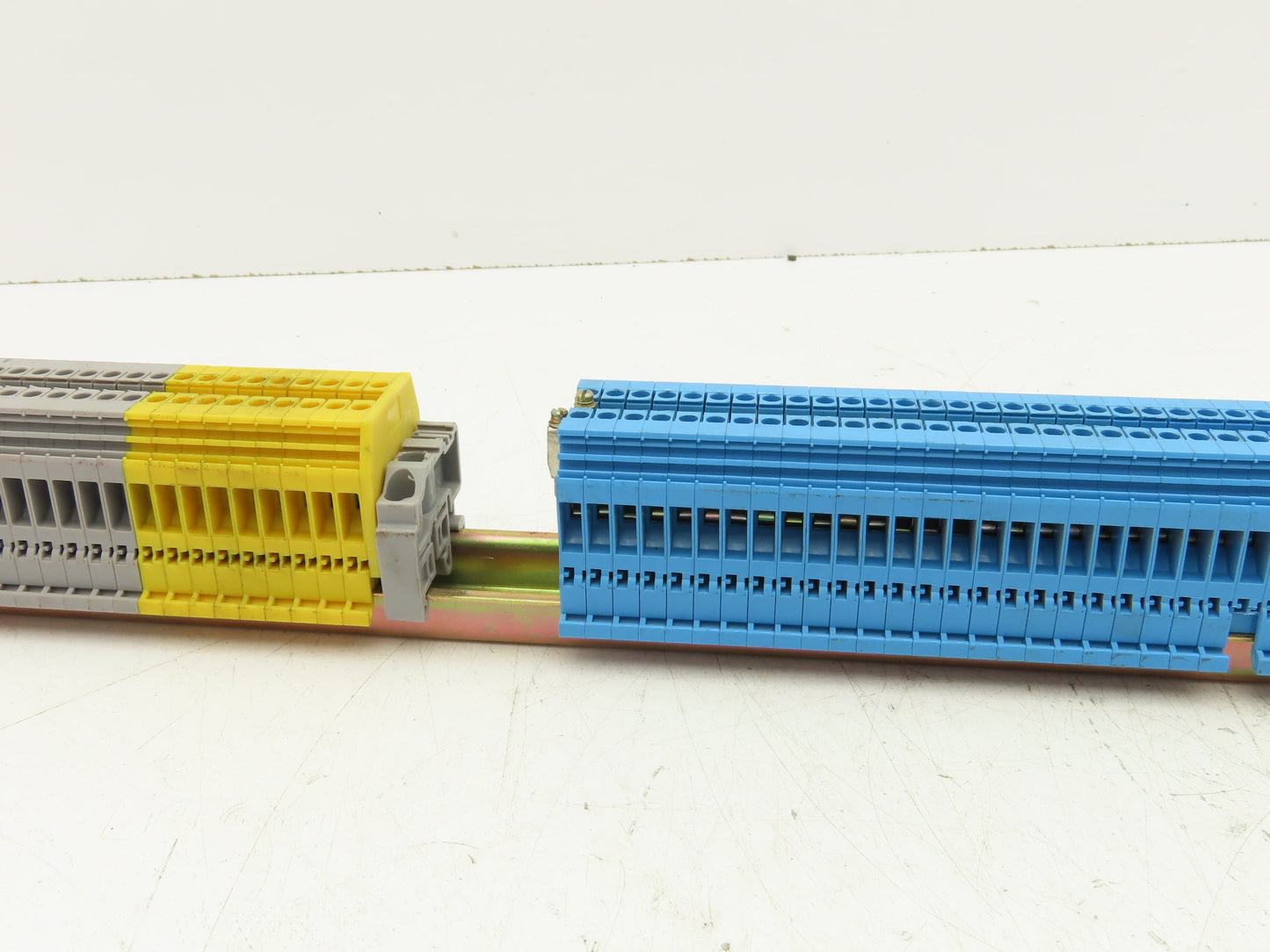 Entrelec Terminal Block Connector DIN Rail 24-10AWG 4mm² 600V 25A Lot of 150