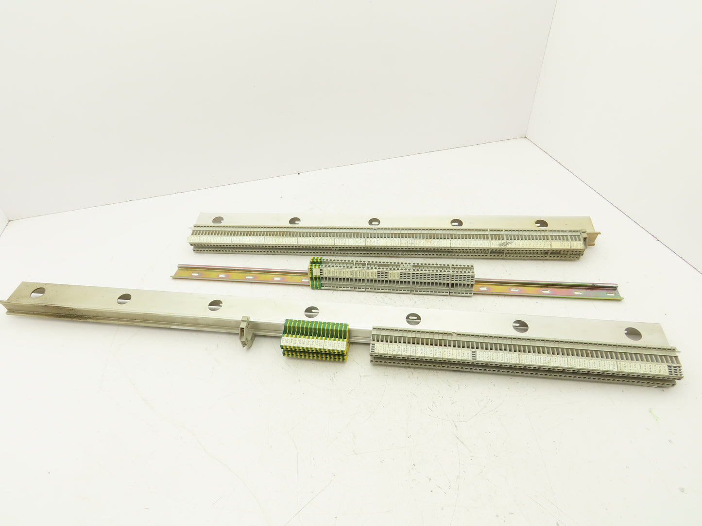 Allen Bradley 1492-W4 Terminal Block DIN Rail 4mm² 550V 30A Lot of 234