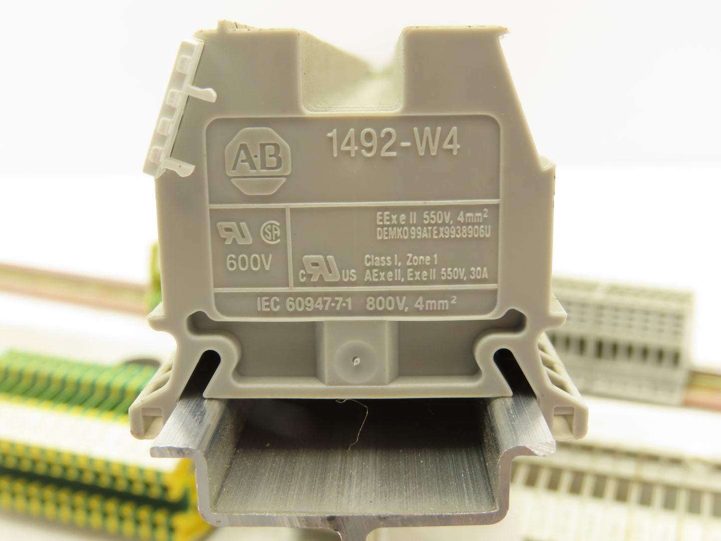 Allen Bradley 1492-W4 Terminal Block DIN Rail 4mm² 550V 30A Lot of 234