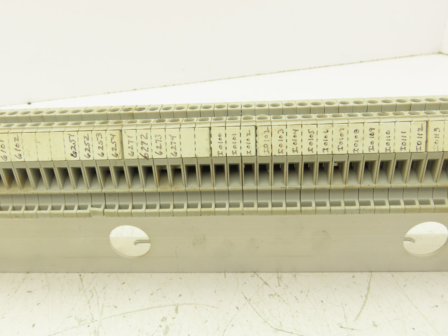 Allen Bradley 1492-W4 Terminal Block DIN Rail 4mm² 550V 30A Lot of 234