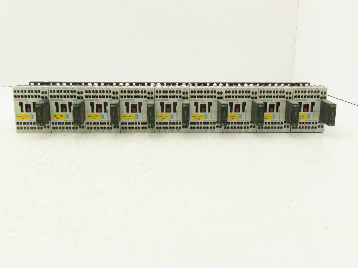 Siemens 3RT1016-2BB42 Contactor 24VDC Coil 9A 400VAC 4kW 3Pole Lot Of 9