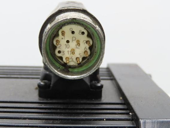 Lenze MCA 14L41-RS0B0 Servo Gear Motor 597 RPM 3.1Hp 390V 3PH 6.8:1 GKS05-3A