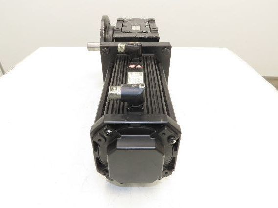 Lenze MCA 14L41-RS0B0 Servo Gear Motor 597 RPM 3.1Hp 390V 3PH 6.8:1 GKS05-3A