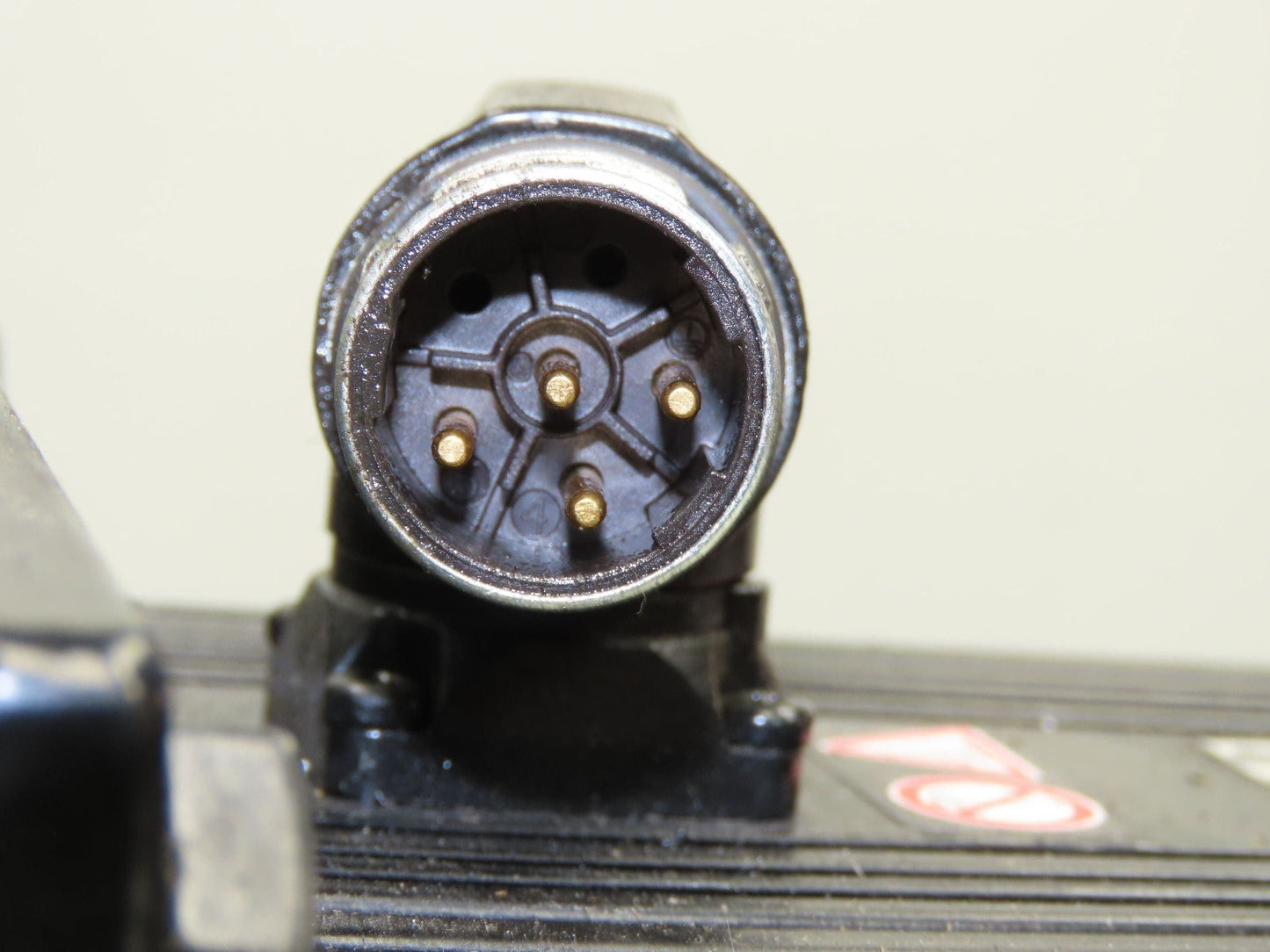 Lenze MCA 14L41-RS0B0 Servo Gear Motor 597 RPM 3.1Hp 390V 3PH LH 6.8:1 GKS05-3A