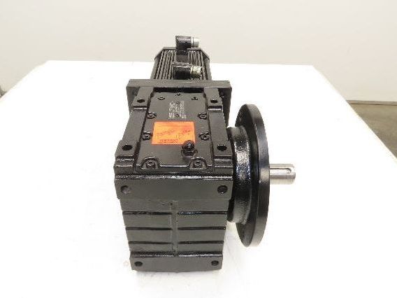 Lenze MCA 14L41-RS0B0 Servo Gear Motor 597 RPM 3.1Hp 390V 3PH LH 6.8:1 GKS05-3A