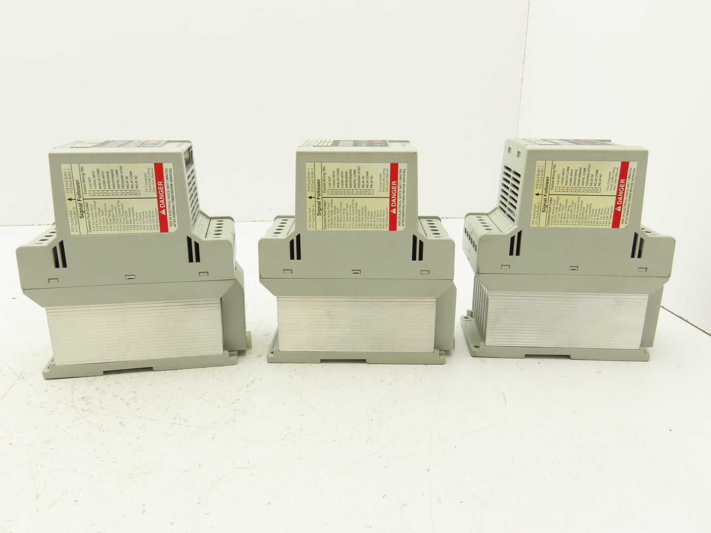 Allen Bradley Speed Controller 380-460V 2.8A 1HP Ser.C Lot of 3