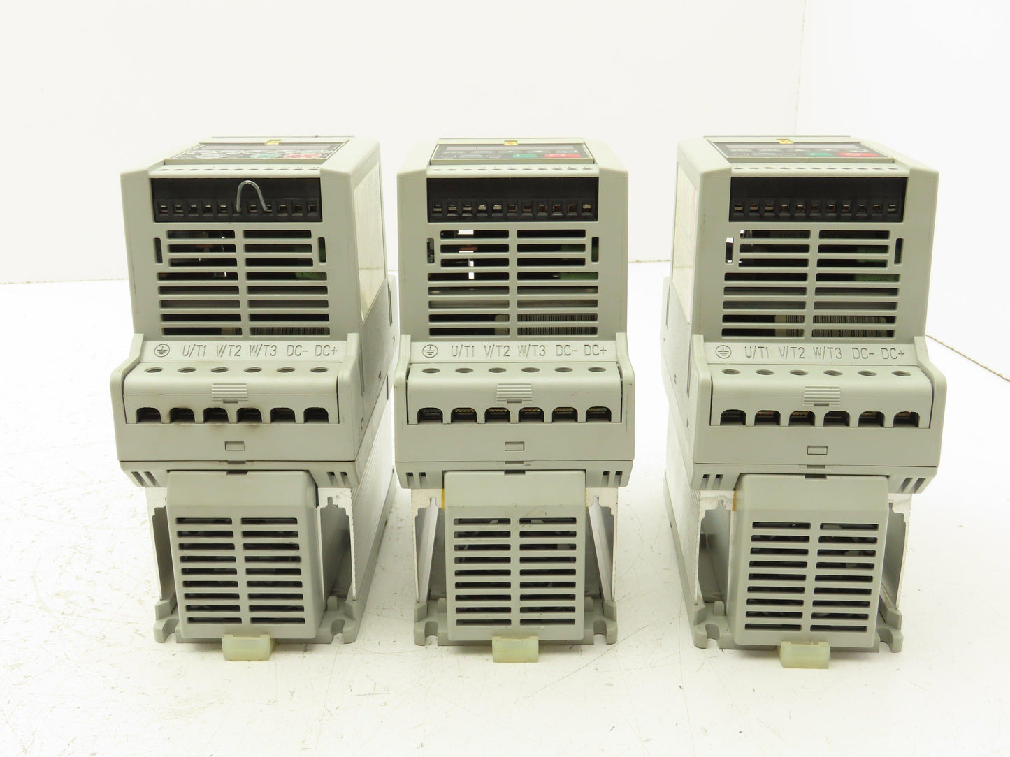 Allen Bradley Speed Controller 380-460V 2.8A 1HP Ser.C Lot of 3