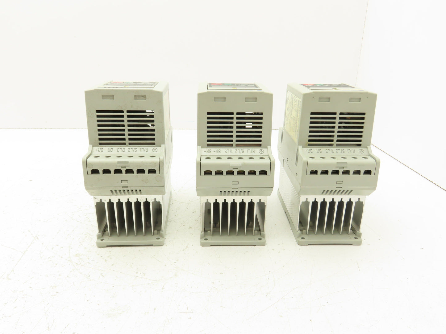 Allen Bradley Speed Controller 380-460V 2.8A 1HP Ser.C Lot of 3