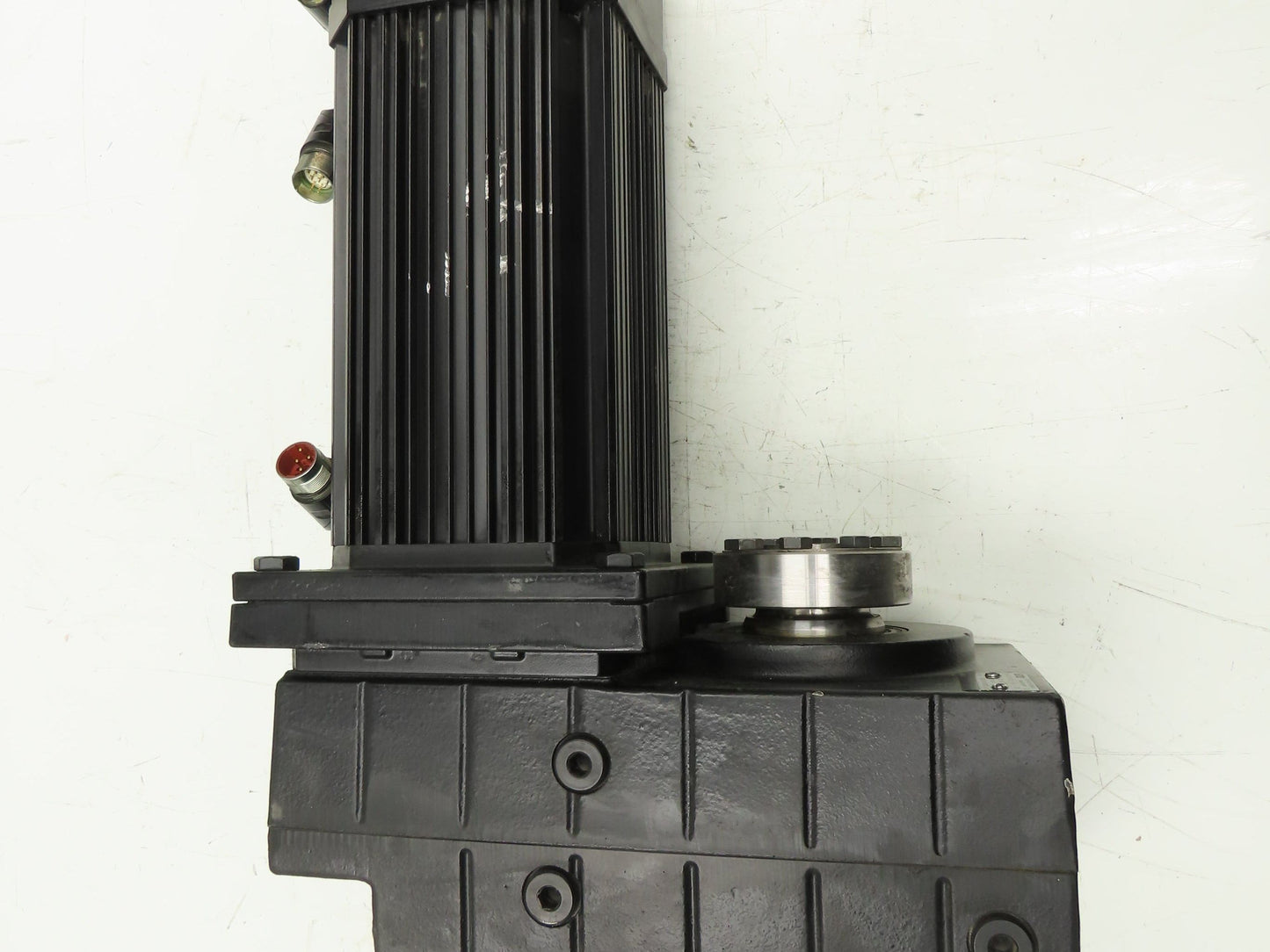 Lenze MCA 14L35-RS0B0 Servo Gear Motor 5.2Hp 390V 190rpm 18:1 Hollow Shaft GFL06