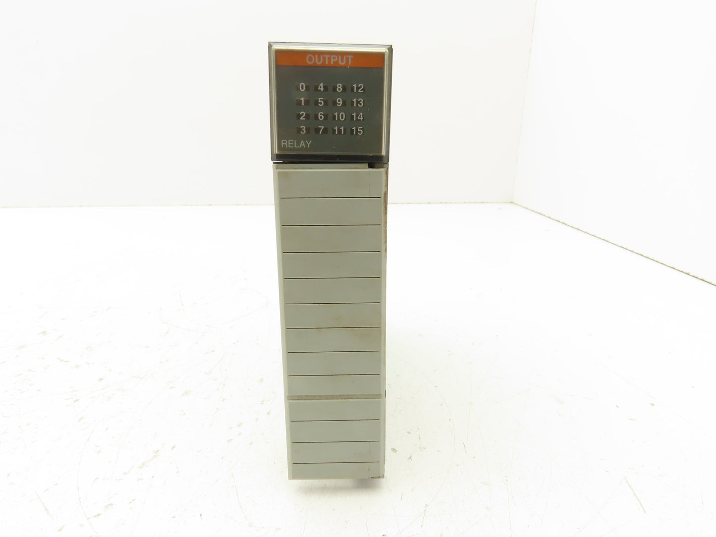 Allen Bradley 1747-OW16 SLC 500 Output Module Series D
