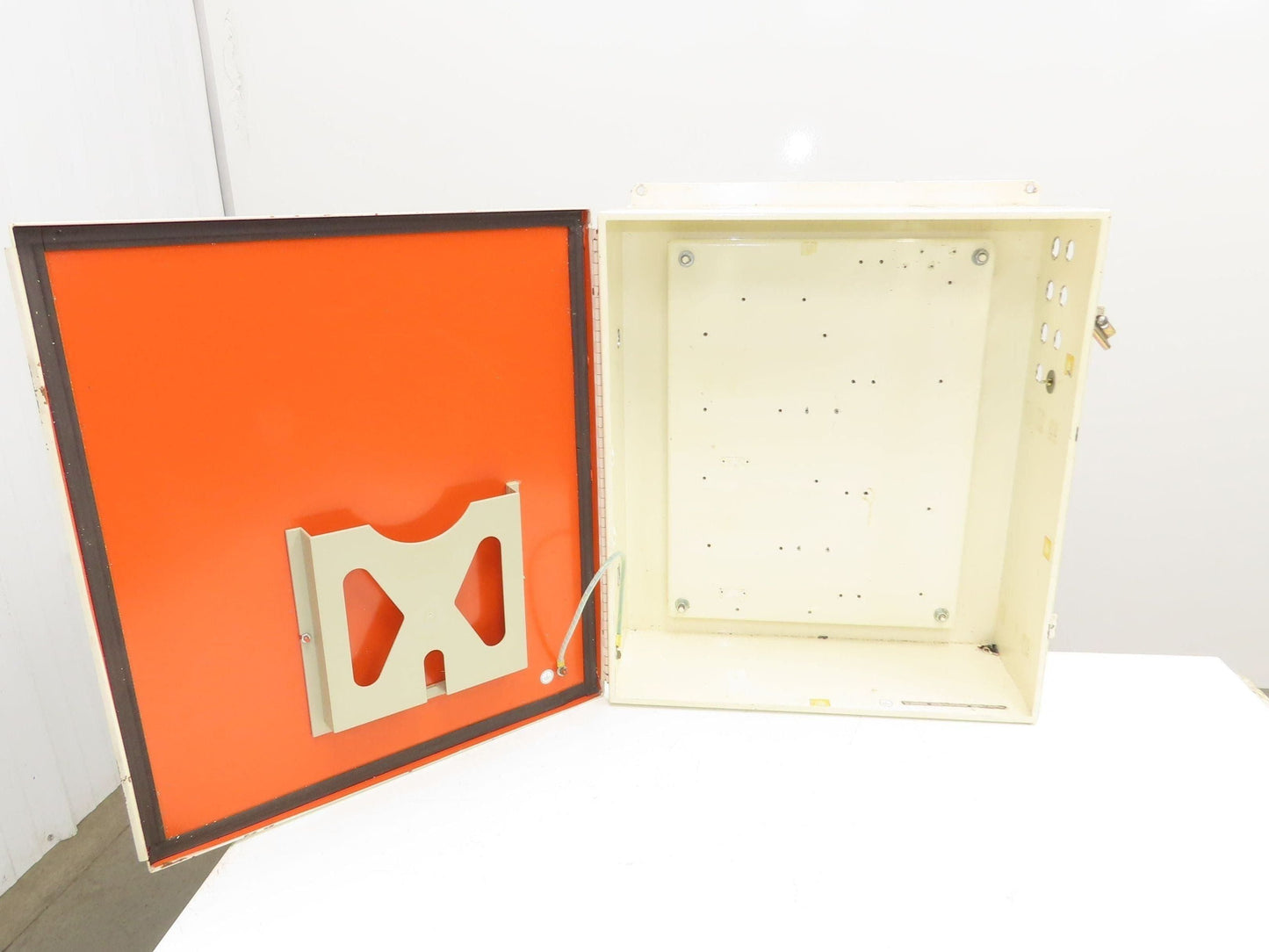 Electrical Enclosure Control Panel 24x21x8" Back Plate JIC Wall mount